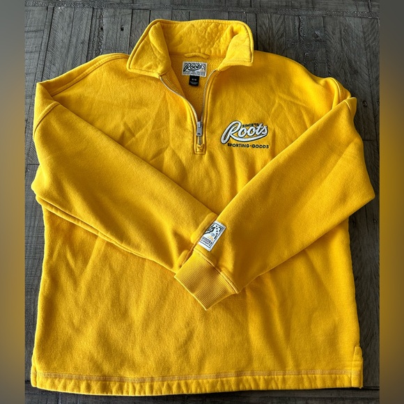 Roots Zippered Crewneck, size medium. EUC. - Picture 2 of 4